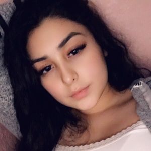 Meet your Posher, Estefania